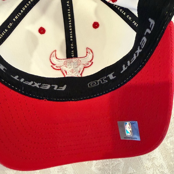 Mitchell & Ness Chicago Bulls Snapback Hat – Red/White – Adjustable – (NWOT) - Picture 4 of 7